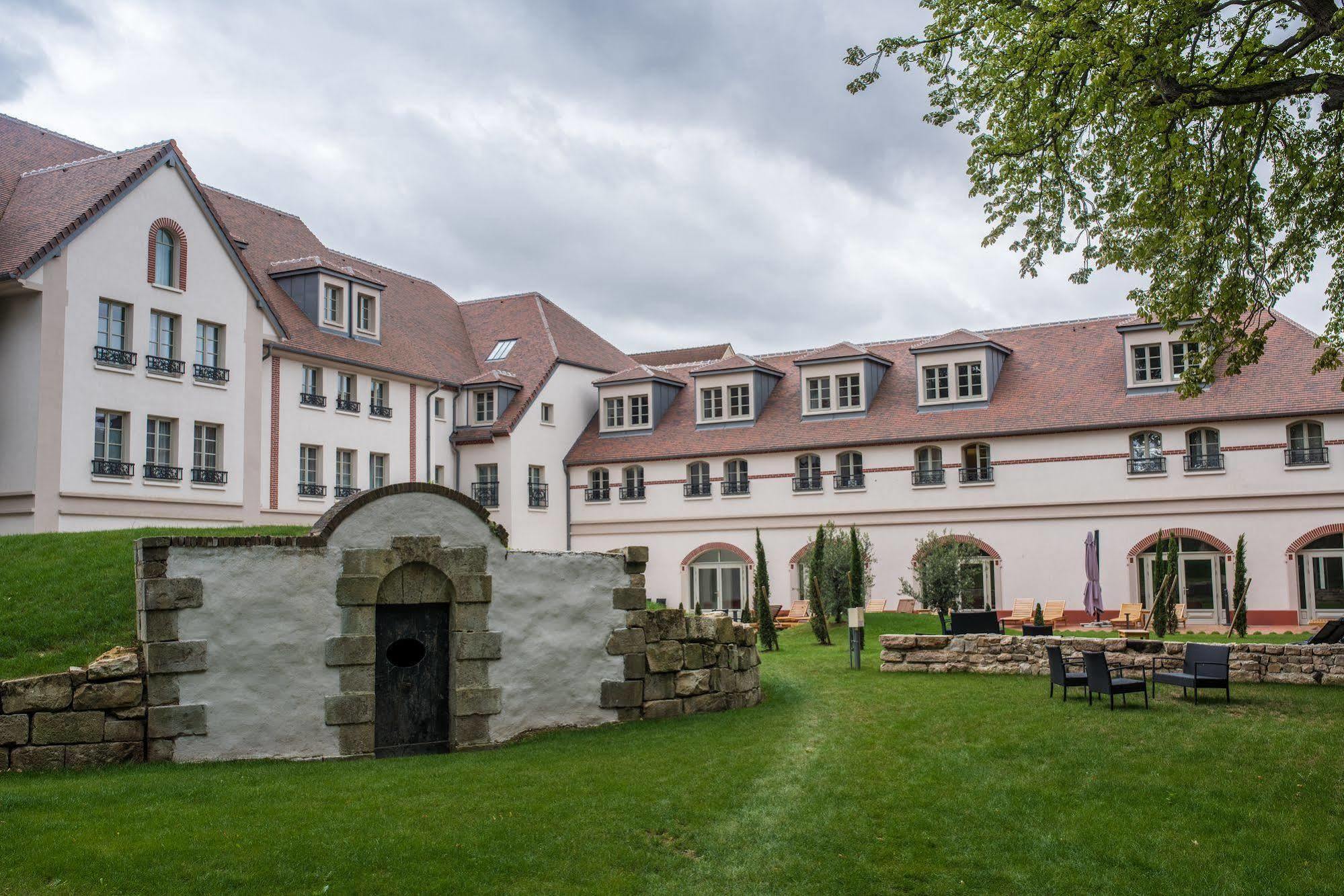 Mercure Maintenon Exterior foto